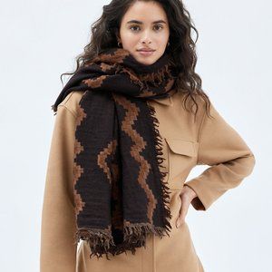 Aritzia Diamond Mosaic Blanket Scarf